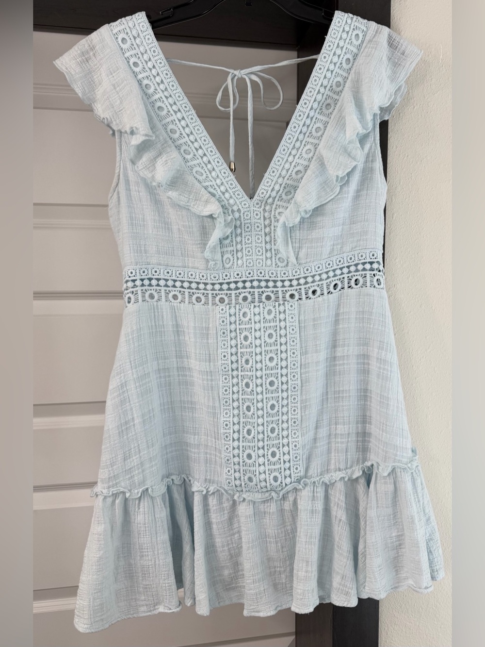light blue Francesca's Jun & Ivy crochet flutter sleeve dress women’s Size L